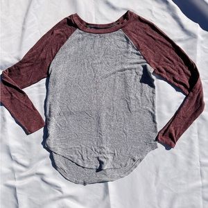 American Eagle Long sleeve tee